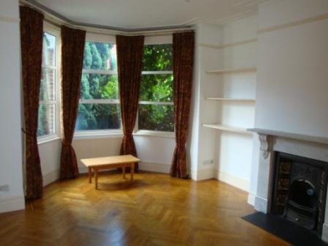 			NEW INSTRUCTION, 4 Bedroom, 1 bath, 1 reception Flat			 Chichele Road, WILLESDEN GREEN